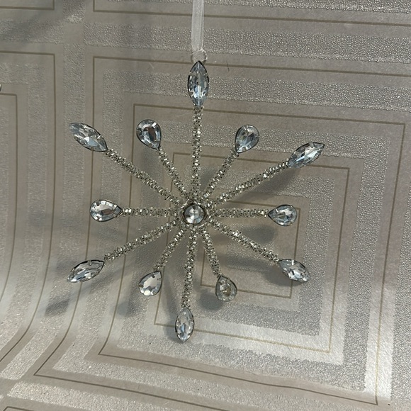 #2 Large Crystal Snowflake Ornament - Picture 1 of 3